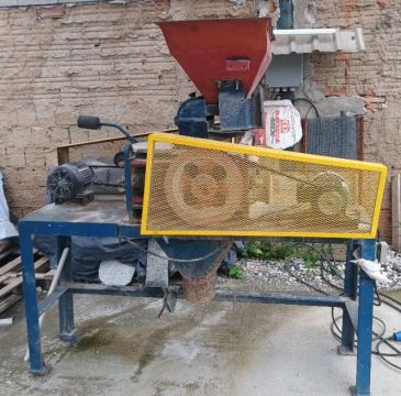 Moinho/Britador de Rolos MRA-180x200 com Moega - Pronto para uso!