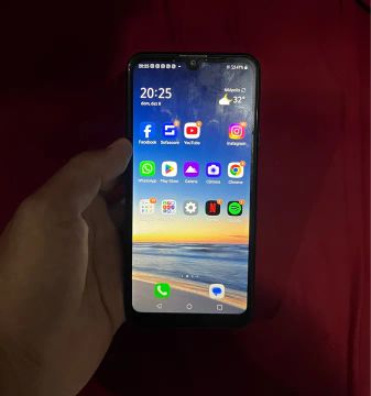LG k 40s 