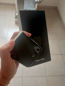 Samsung Galaxy Z Flip5 - Novo