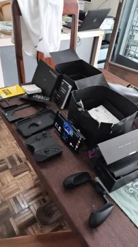 Rog phone 5s + cooler + controle gamer