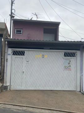 Casa à Venda em Vila Nova Bonsucesso - 250m², 3 Dormitórios