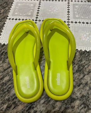 Sandália Melissa Verde neon
