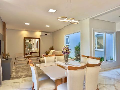 Propriedade de 325 m² no bairro Sete de Setembro em Sapiranga, sendo 01 casa e 03 salas co