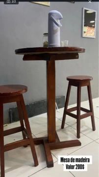 Mesa de madeira para salão de beleza