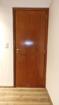 **Portas com Batente em Excelente Estado**  
