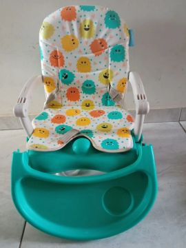 Cadeira de Alimentação Infantil com Bandeja 