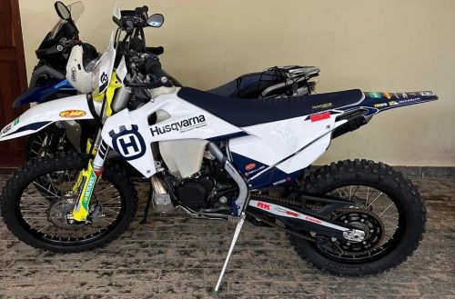 Husqvarna TE 300 i 50 horas totais 