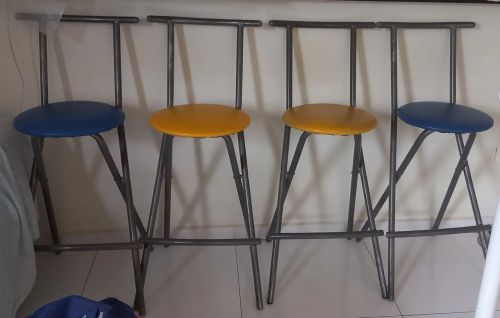 Banquetas de ferro com assento estofado 