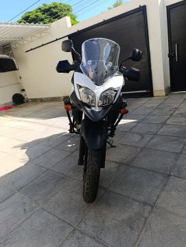 Moto V-Strom 