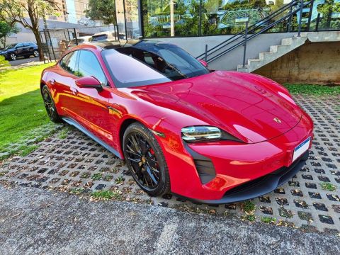 PORSCHE TAYCAN GTS ELÉTRICO