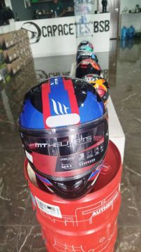 CAPACETE MT HELMETS KRE TRI COMPOSTO