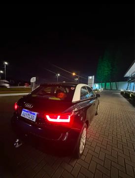 Audi A1 .4 com teto solar 