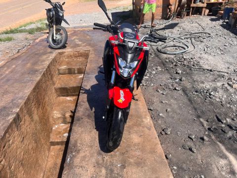 CB300F 24/24 apenas 2200km 