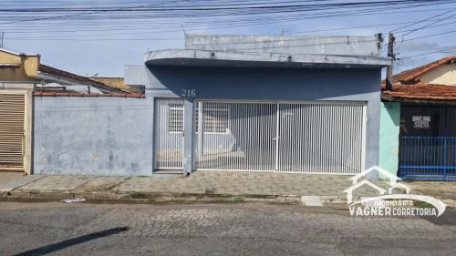 Casa em ótima localização na Vila Geny em Lorena para locação.