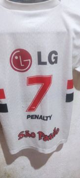 Camiseta do são Paulo autógrafada pelo jogador Kaká 