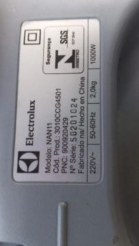 Aspirador de Pó Electrolux NAN11 - 1000W