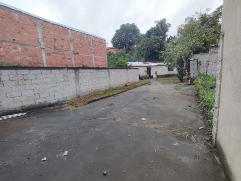 VENDO TERRENO ENORME COM CASA PARA REFORMAR