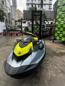 Jet Ski Seadoo 170 SE GTI - COM SOM, ESCADA E TORRE WAKE