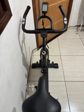 Bicicleta ergométrica usada poucas vezes