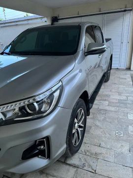 Toyota Hilux 2018 SRX top