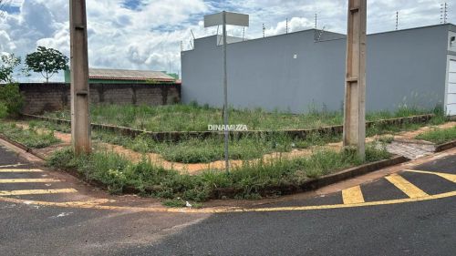 Excelente Oportunidade Terreno de Esquina Totalmente Plano com 261 m² à Venda!