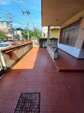 Excelente casa de 5 quartos em Olaria