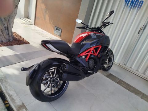 Ducati Diavel Carbon 2012