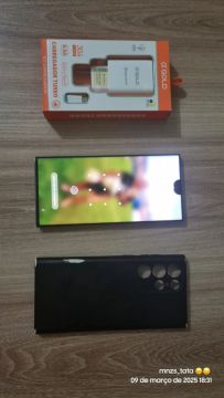 Galaxy S22 ultra 5g  com essa manchinha na tela mas funciona perfeitamente 