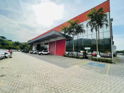 Galpão para locação, com doca, BR-101, Biguaçu, SC.