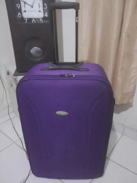 Mala para viagem grande em ótimo estado