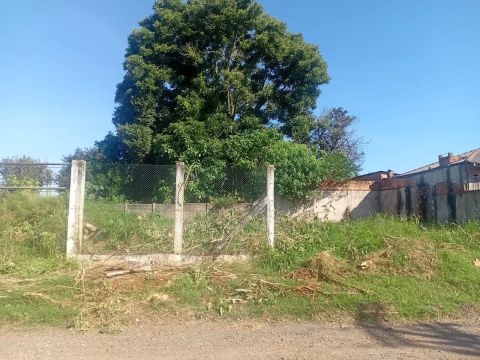 Terreno esquina em Uvaranas 