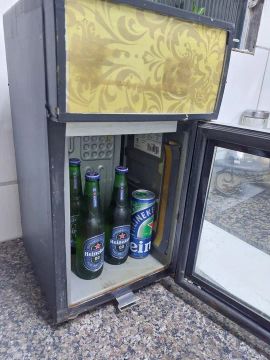 Mini geladeira para bebidas - ideal para festas e eventos!  1
