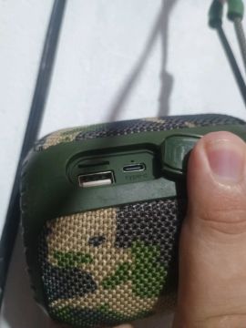 Caixa de Som Bluetooth JBL - Camuflada