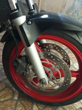Vendo ou troco Hornet carburada 
