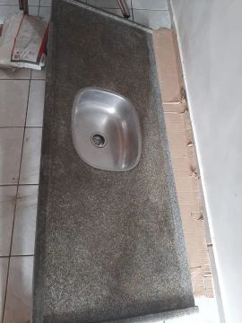 Pia de Granito Usada para Cozinha