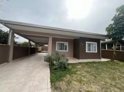 Casa com piscina por diária no litoral do Paraná em Matinhos