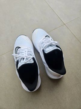 Tênis Nike Precision 7