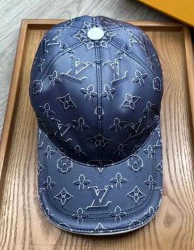 Boné louis vuitton importado !