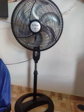 Ventilador de Mesa Mondial - 40cm - Preto