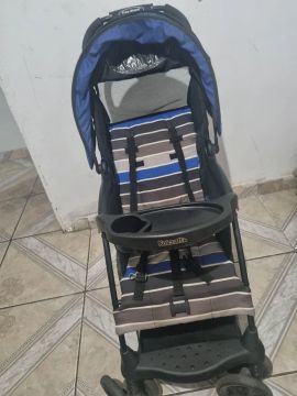 Carrinho de Bebê Kolcraft Free-Stand
