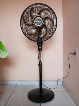 Ventilador de pé