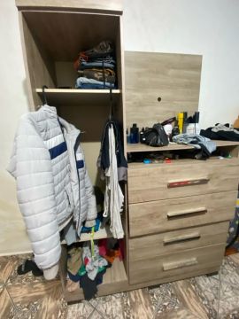 Armário/Guarda-Roupa com Cômoda