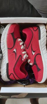 Tênis Esportivo Vermelho