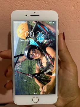 iPhone 7 Plus dourado