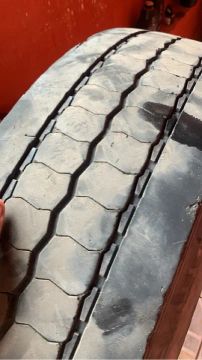 Pneu para Caminhão Usado MICHELIM