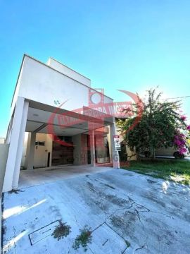 CASA À VENDA E LOCAÇÃO COM 4 SUÍTES NO CONDOMÍNIO VILA TROPICAL