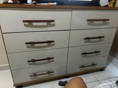 Cômoda 8 gavetas 