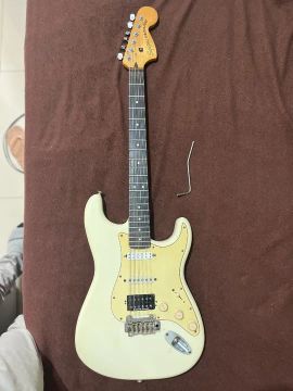 Guitarra Squier Fender + Upgrades 