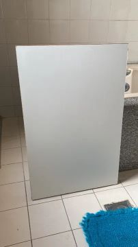 Divisoria mdf 4 peças 1,20 por 2,10 4pecas 1,20x 56,1porta com fechadura e chaves sem vidr
