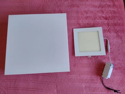 Luminária LED Quadrada Embutida 12W e luminária 4 lâmpadas 